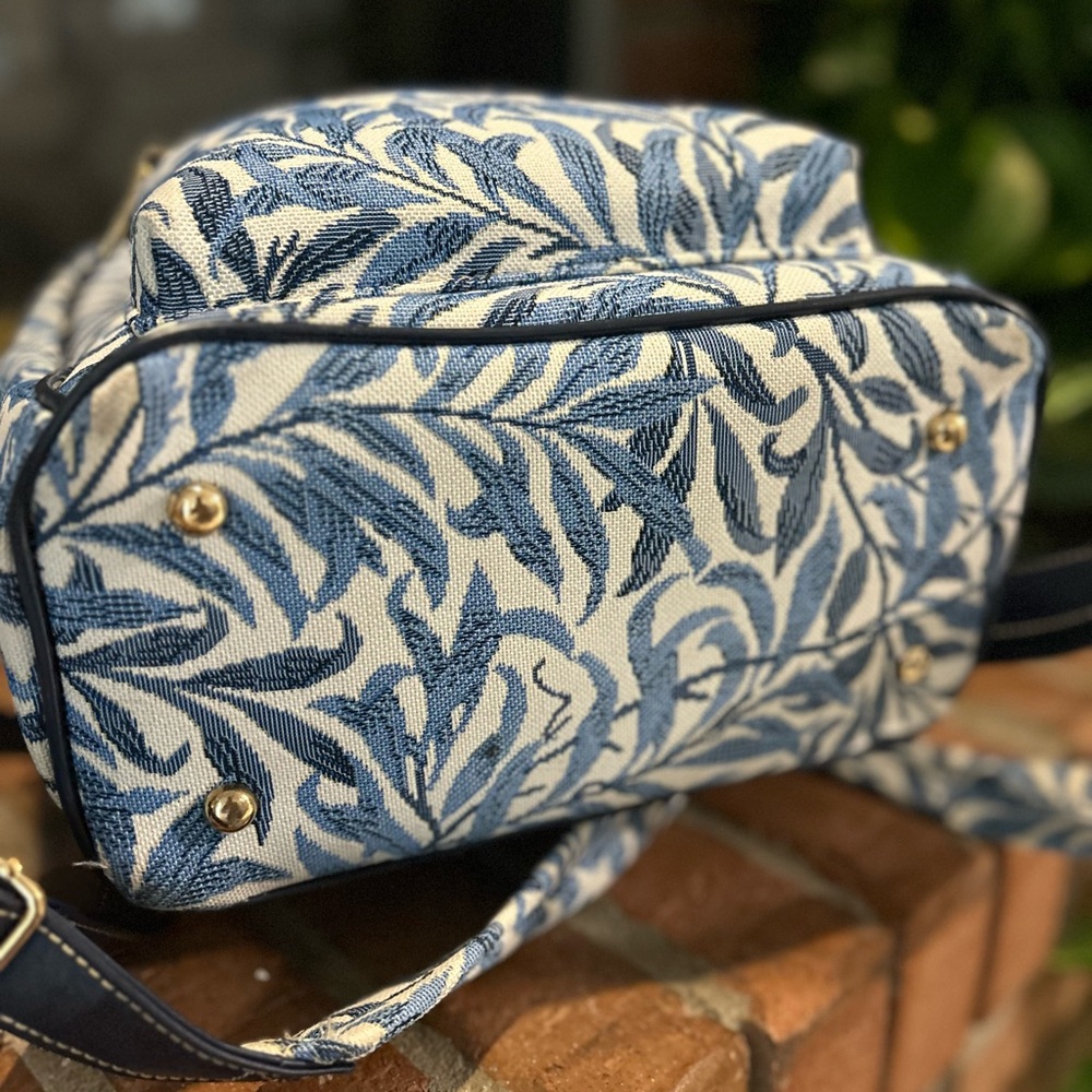Blue Leaf Pattern Backpack - Picture 4 of 10